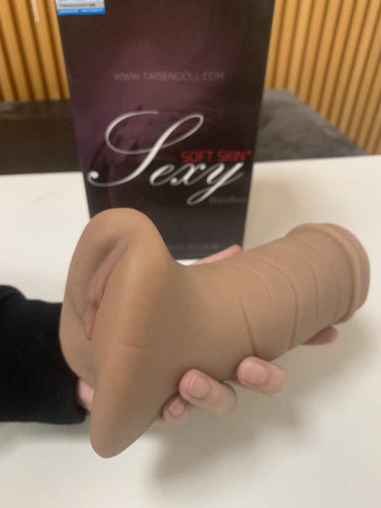 欧美taisen男用情趣真人倒模飞机杯推荐盖亚飞机杯测评图文测评---小萝莉的诱惑-B哥情报局-飞机杯测评