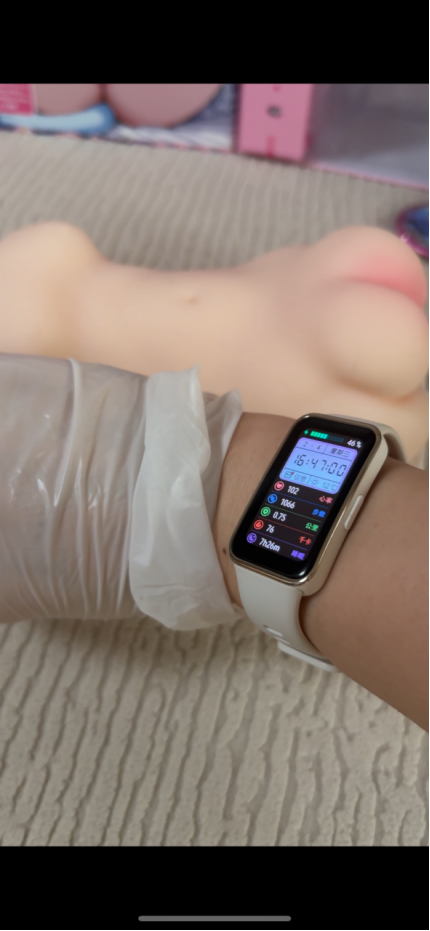 【开箱实测】粉色的盒子，蓝色的头发兽耳萌妹一小只