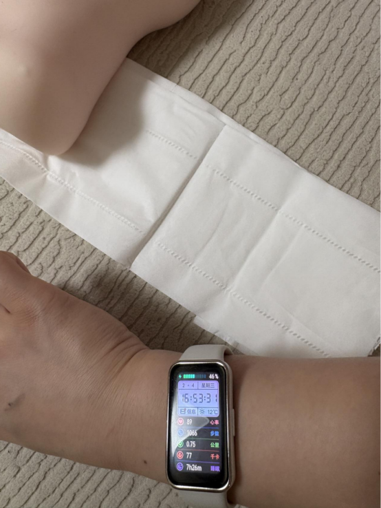 【开箱实测】粉色的盒子，蓝色的头发兽耳萌妹一小只