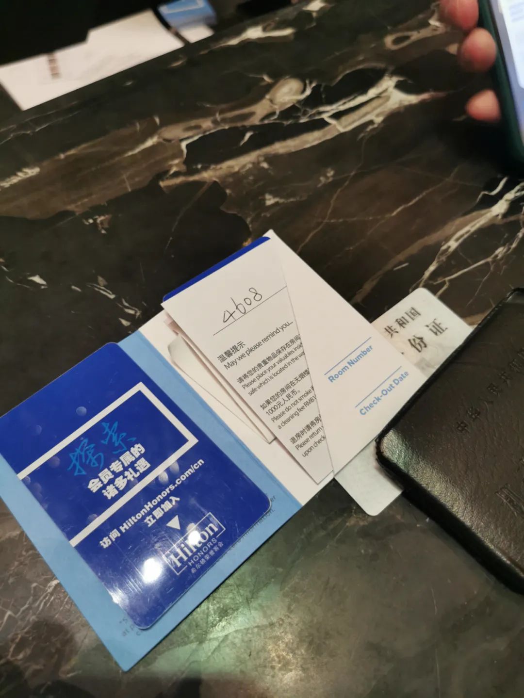 在五星级希尔顿的行政套房里玩YUU的“小优物语”是怎么样的感受?8 在五星级希尔顿的行政套房里玩YUU的“小优物语”是怎么样的感受?8