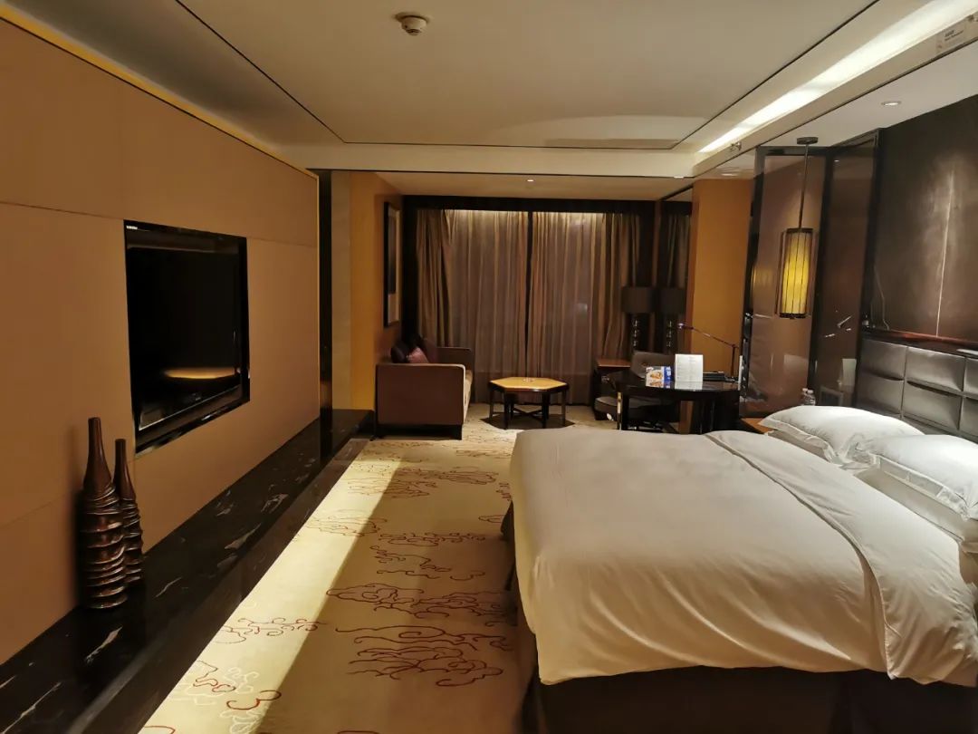 在五星级希尔顿的行政套房里玩YUU的“小优物语”是怎么样的感受?10 在五星级希尔顿的行政套房里玩YUU的“小优物语”是怎么样的感受?10