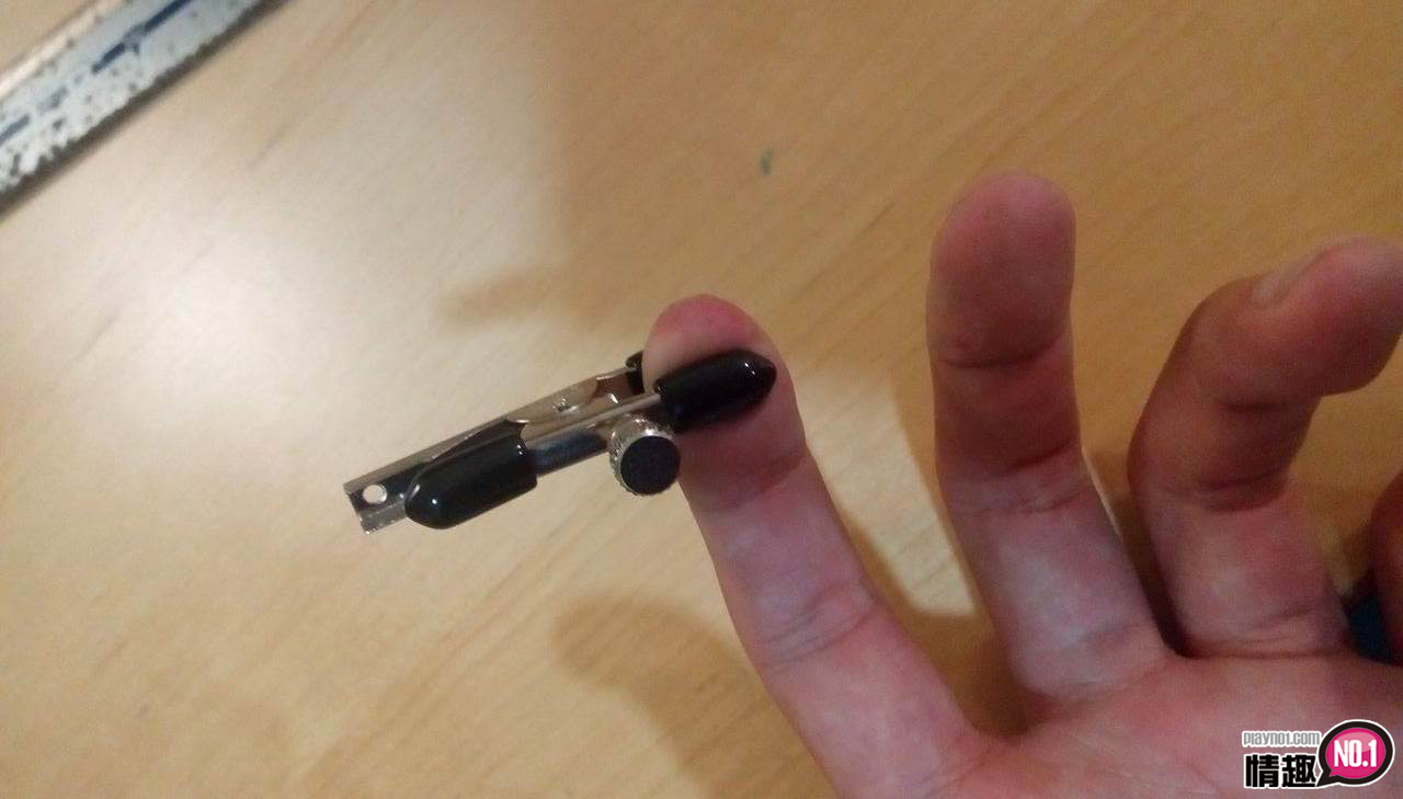 被调教人口水会一直流下来。日本KMP鬼技SMSM颈圈乳夹3 被调教人口水会一直流下来。日本KMP鬼技SMSM颈圈乳夹3