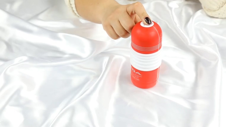 5分钟搞懂使用TENGA DEEP THROAT CUP的步骤1 5分钟搞懂使用TENGA DEEP THROAT CUP的步骤1