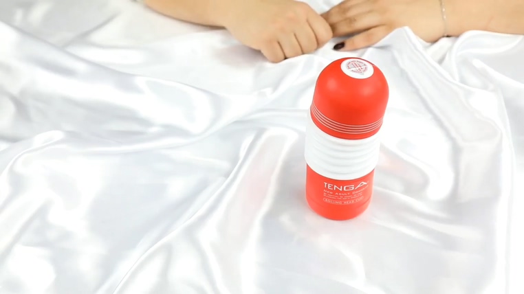 5分钟搞懂使用TENGA DEEP THROAT CUP的步骤-B哥情报局-飞机杯测评