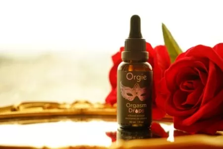 一滴快感液让她直上青云2 一滴快感液让她直上青云2