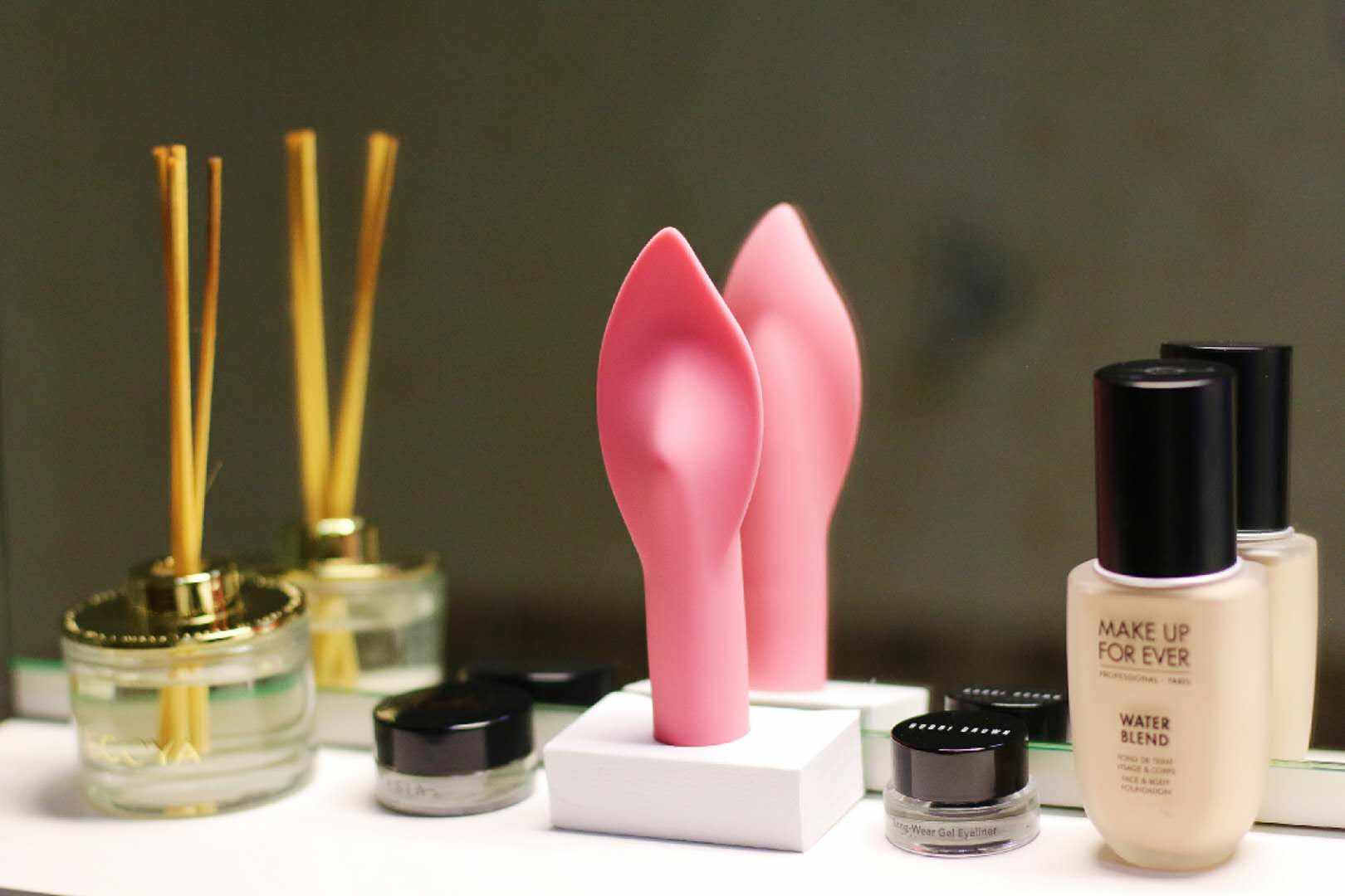 象高档面部护理仪的小火苗按摩器评测6 象高档面部护理仪的小火苗按摩器评测6