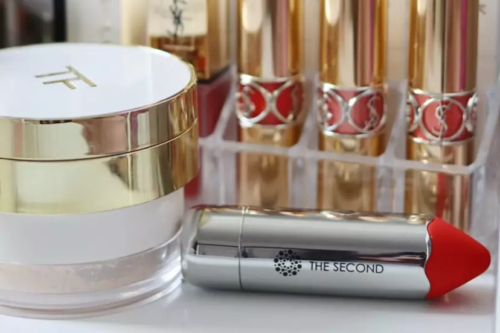 我偷偷买了雷霆小银棒口红2 我偷偷买了雷霆小银棒口红2